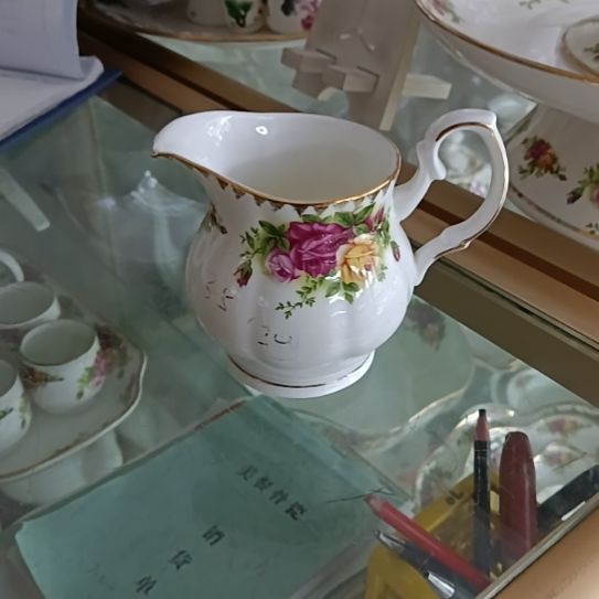 *****红拍金德式奶缸一个