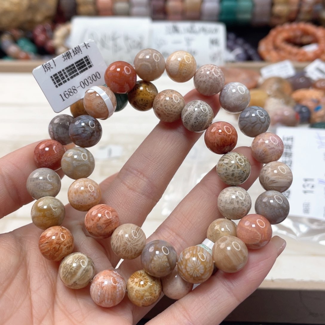 未镶嵌手链硅化玉s****妖131