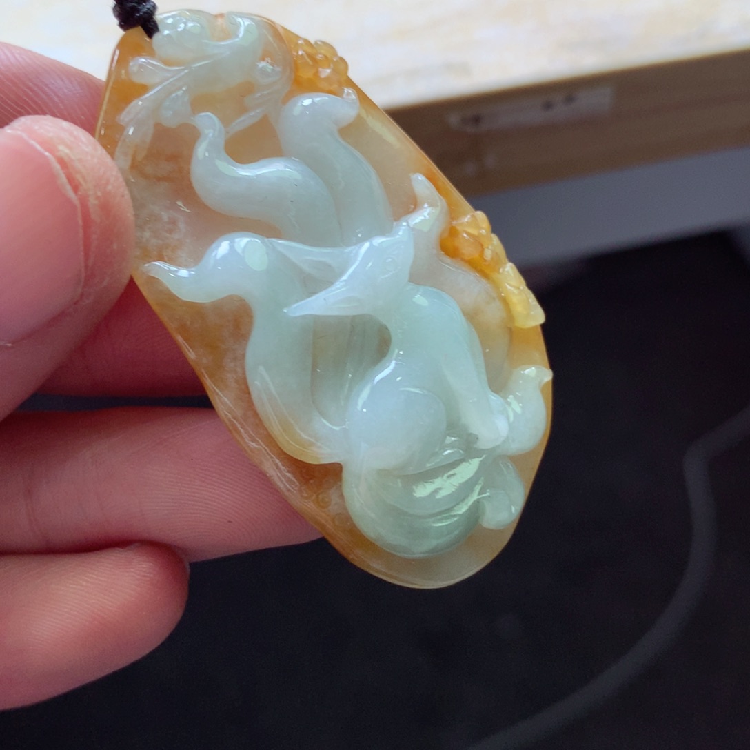 翡翠颈饰未镶嵌吊坠