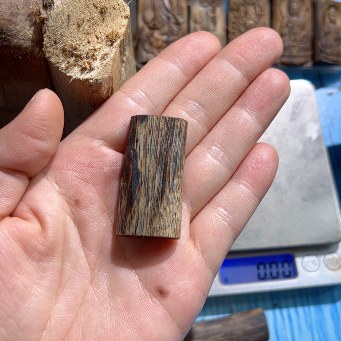 沉香吊坠白棋素牌5.3克