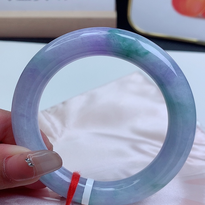 翡翠手镯未镶嵌55圈口