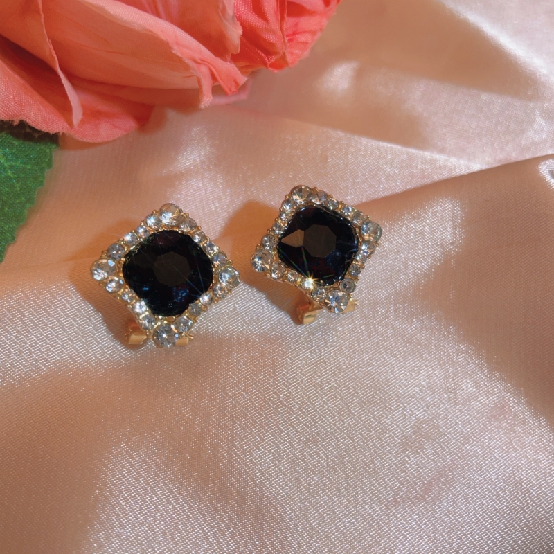 铜合金耳饰 【N60】2025爆款气质轻奢百搭简约精致网红设计师耳环