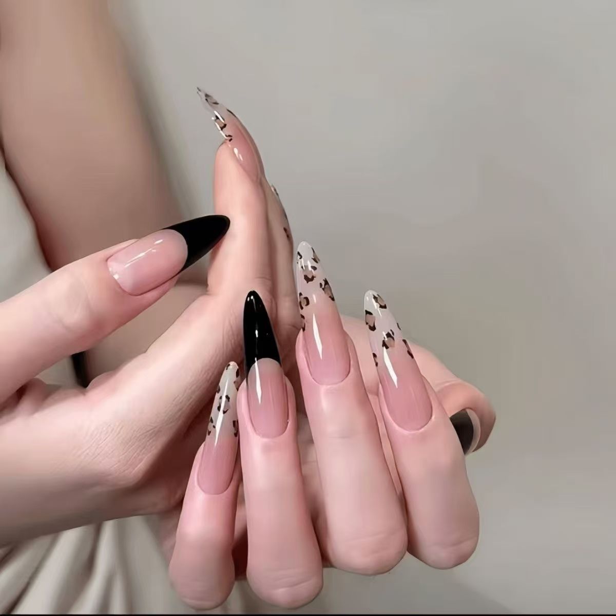 豹纹新款高级法式辣妹美甲显白可拆卸美甲穿戴甲冬天纯手工超长款