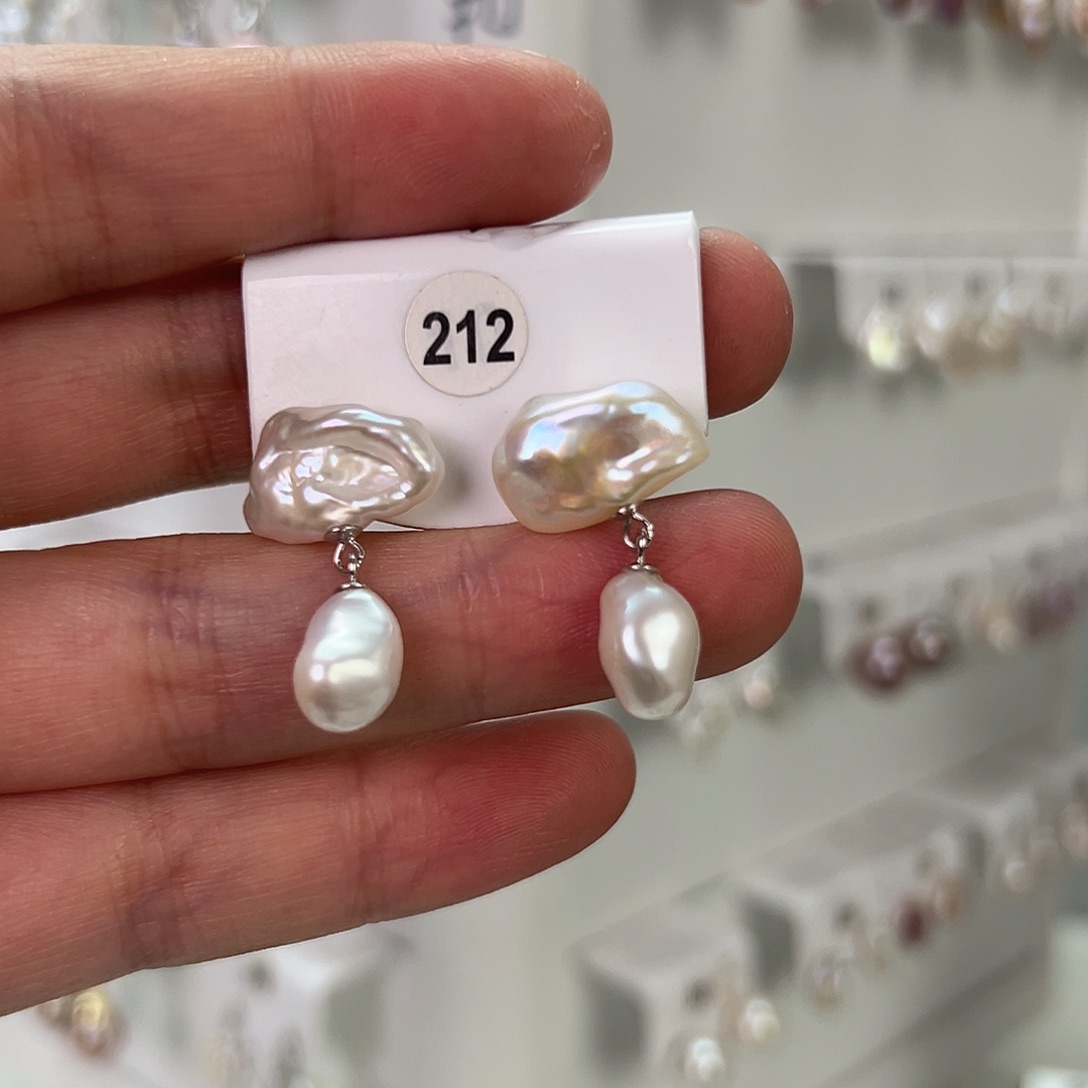 玉***.非金属巴洛克花瓣耳饰 