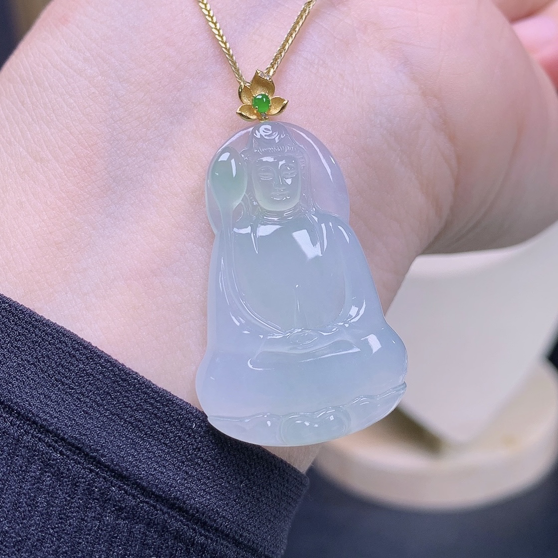 缅甸天然A货翡翠镶嵌18k金冰种飘绿一刀切素衣观音吊坠38×25×5