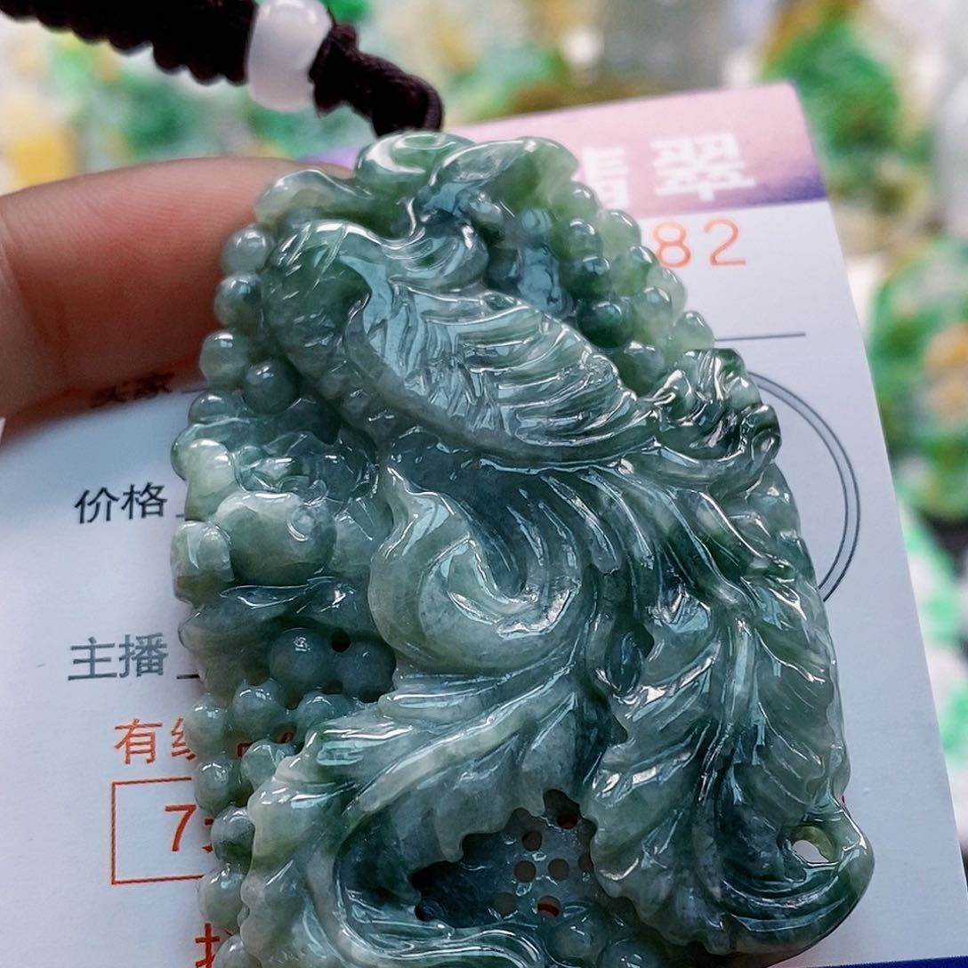 吊坠(不含链)未镶嵌翡翠