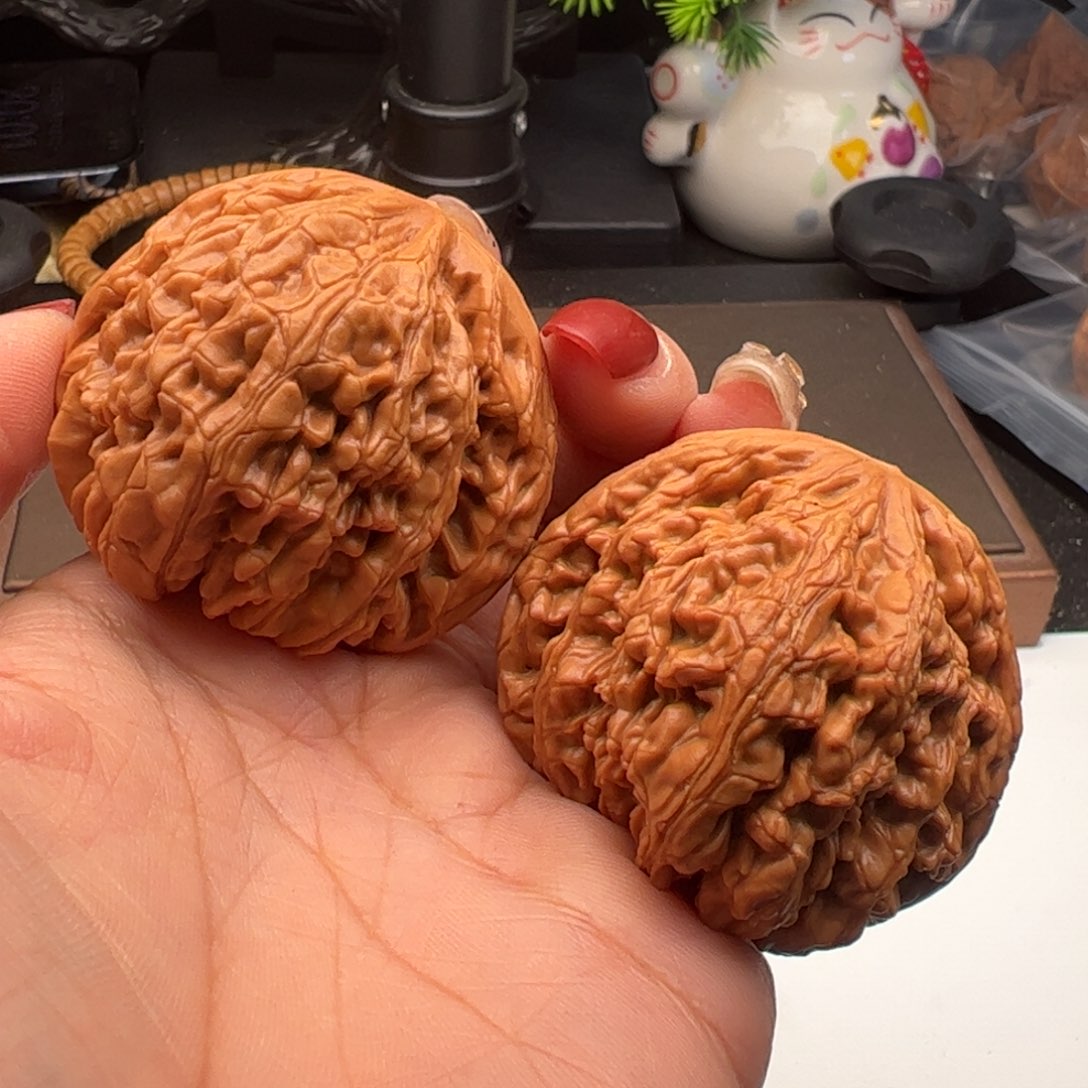 文玩核桃吊坠滢虎头王46