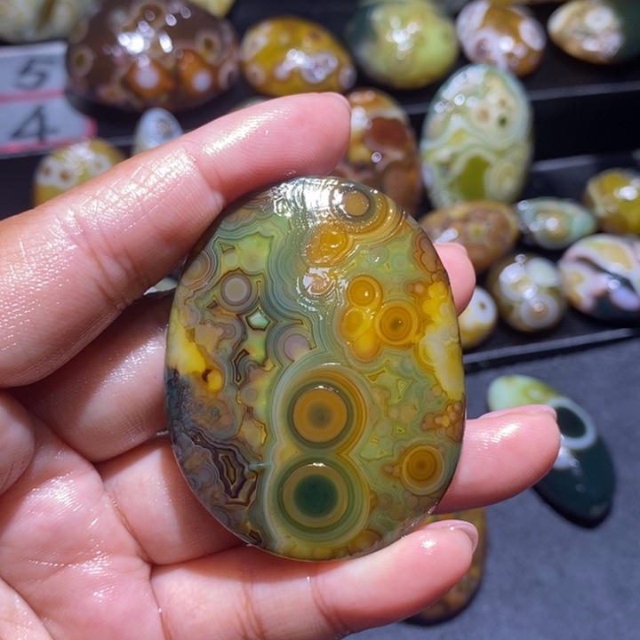 金***蛙玛瑙/玉髓未镶嵌珠宝奇石