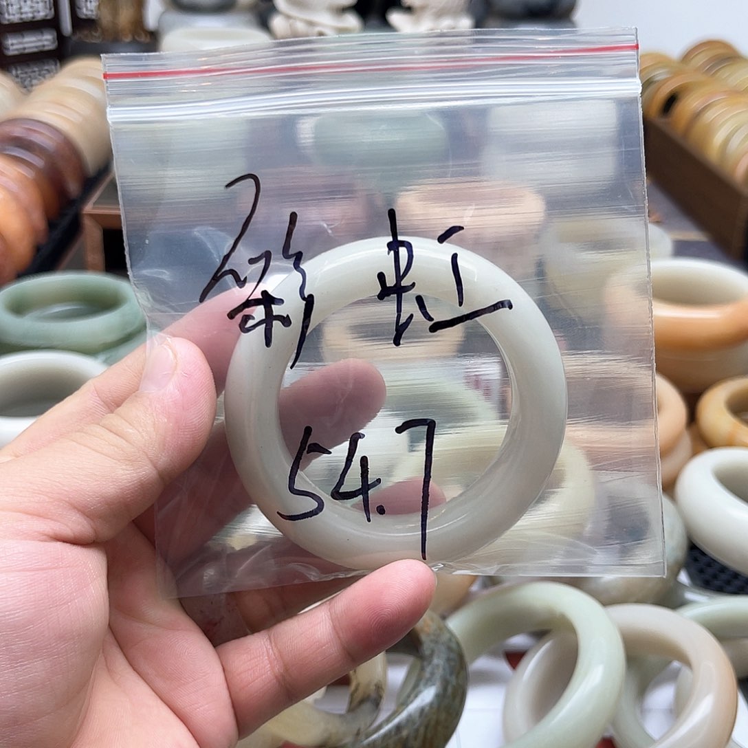 石英质玉手镯未镶嵌彩**a
