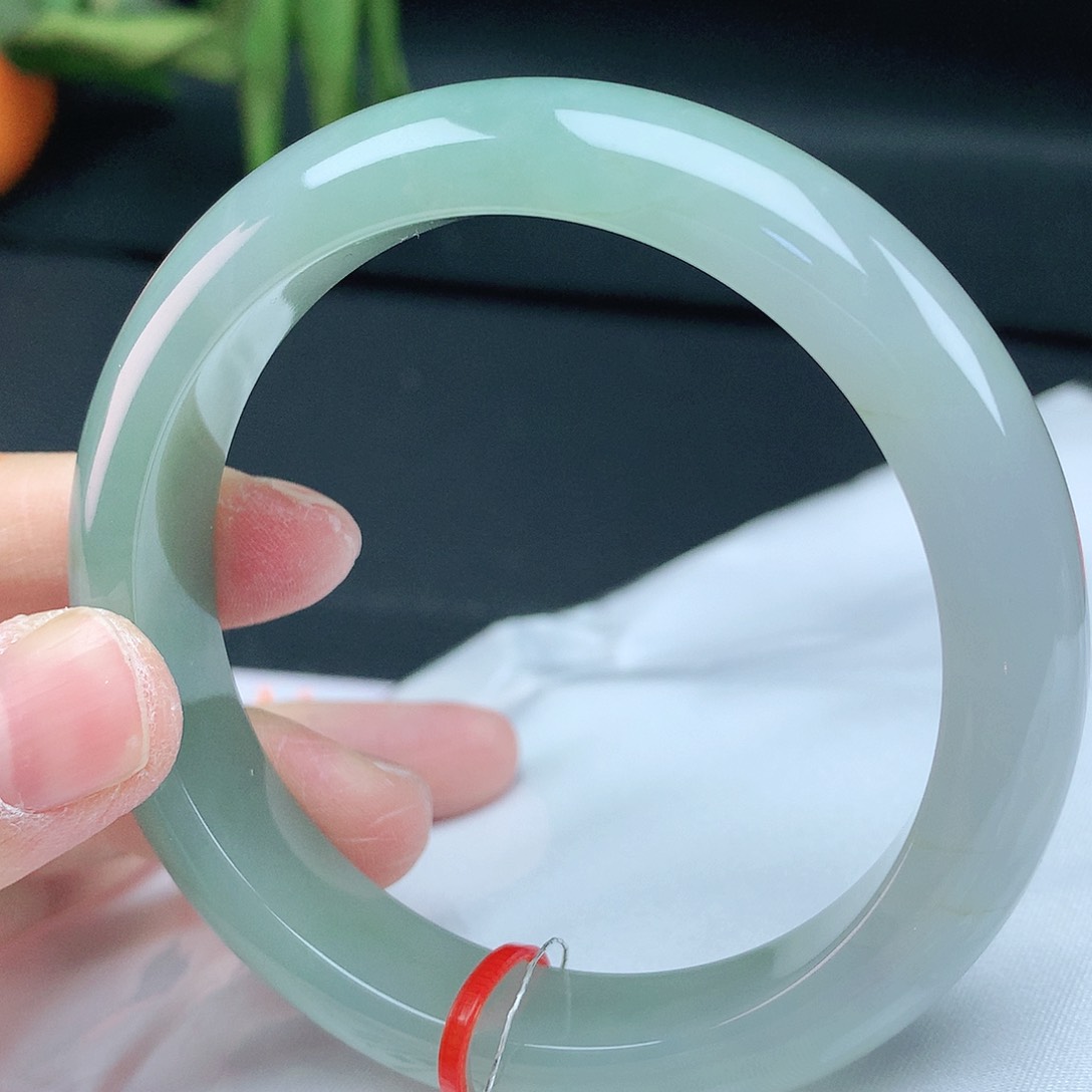 翡翠手镯未镶嵌58圈