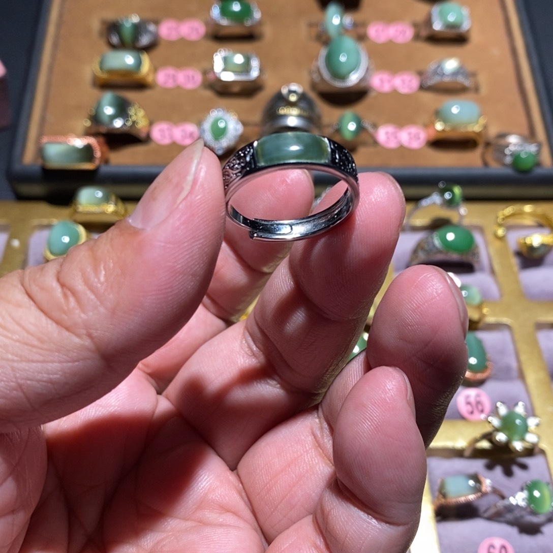 和田玉（碧玉）戒指未镶嵌