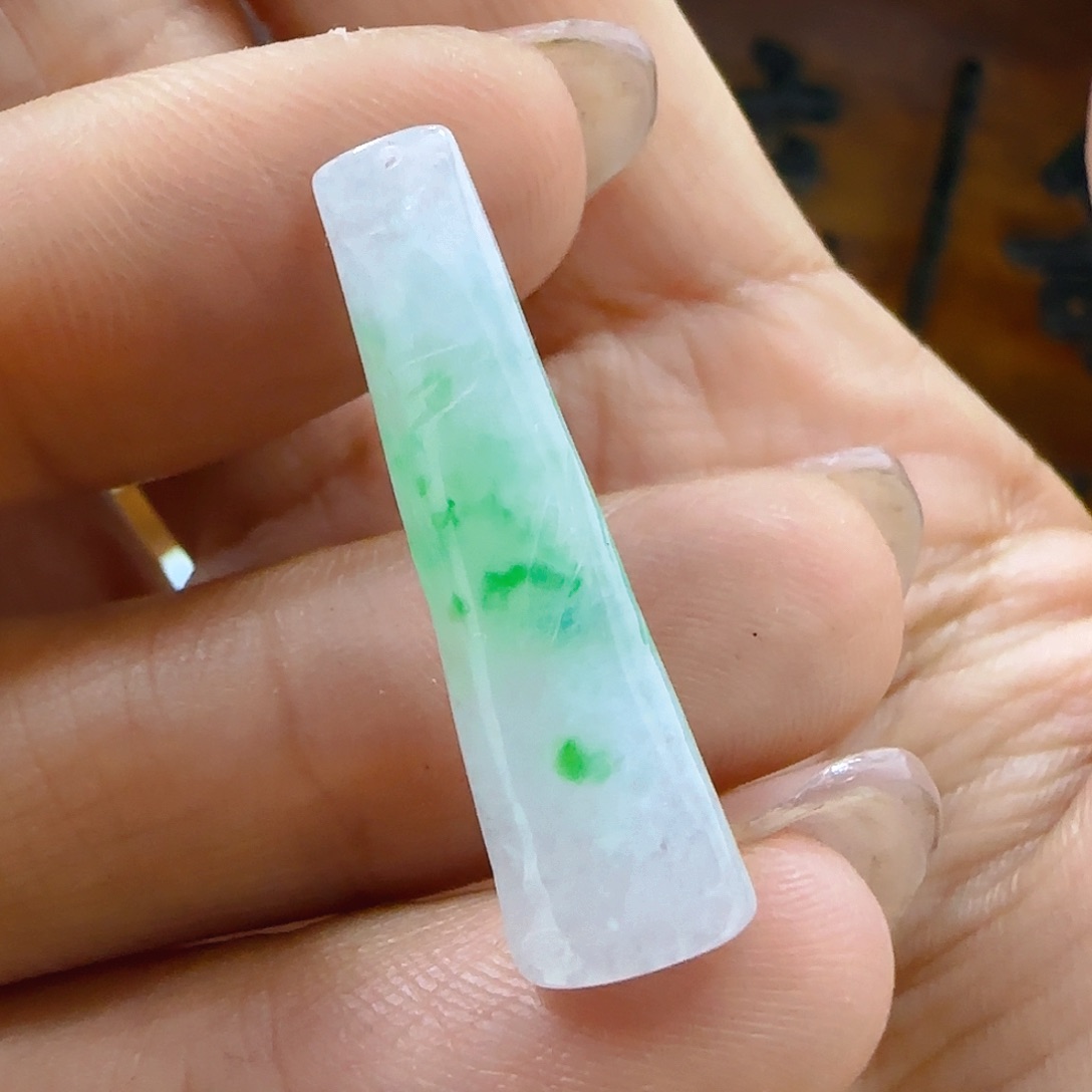 翡翠颈饰未镶嵌翡翠185