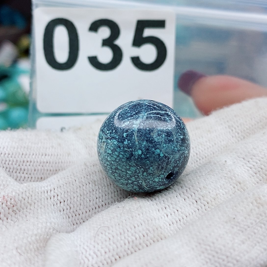 绿松石颈饰未镶嵌