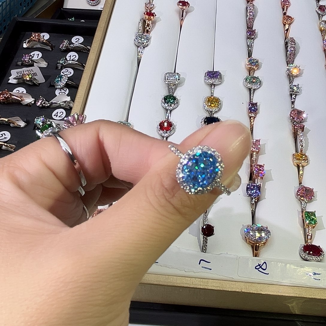 莫桑石非金属SH微镶鸽子蛋蓝冰花三卡/13