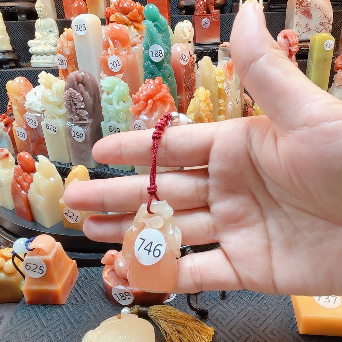 寿山石印石佛手挂件