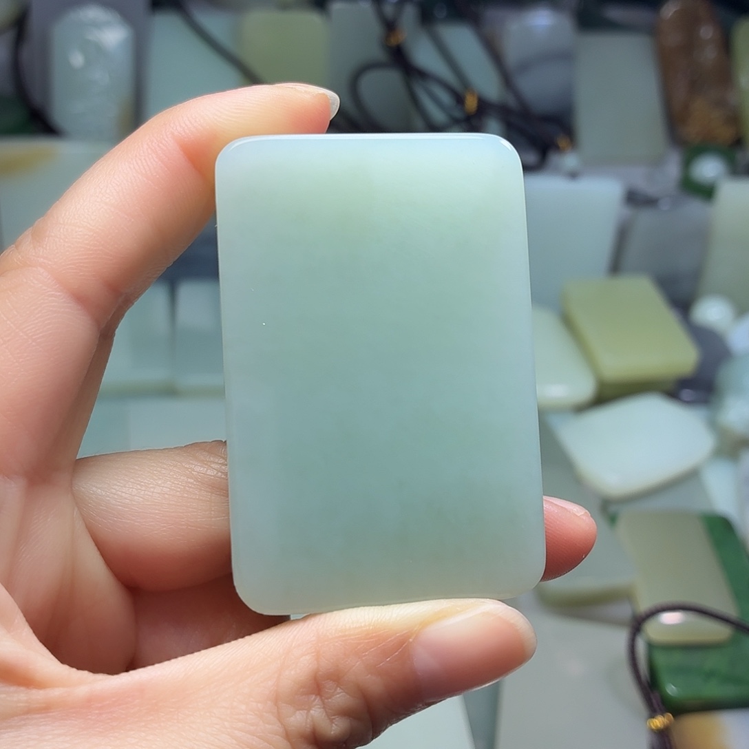 【***】和田玉未镶嵌颈饰