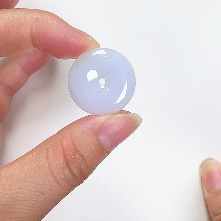 翡翠未镶嵌颈饰平安扣