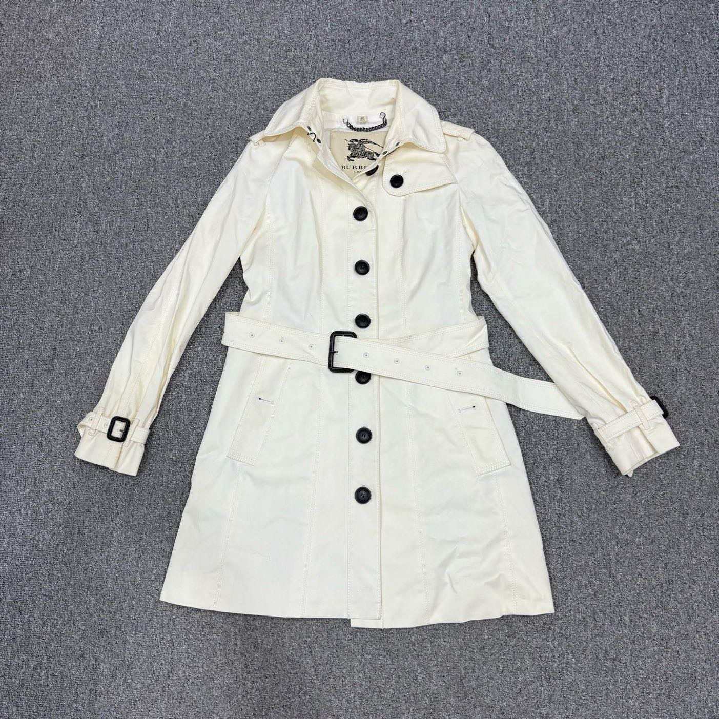 99新 BURBERRY/博柏利 16088309 米色内里格纹大衣外套 UK6码99新