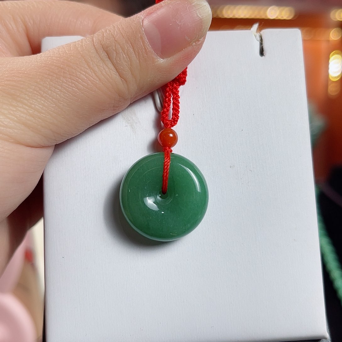 密玉（石英质玉）颈饰未镶嵌