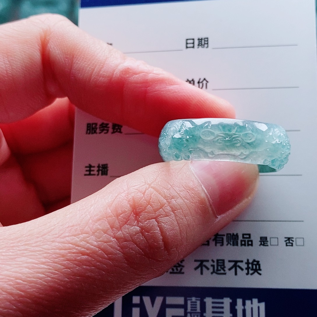 慧***扬翡翠未镶嵌戒指翡翠