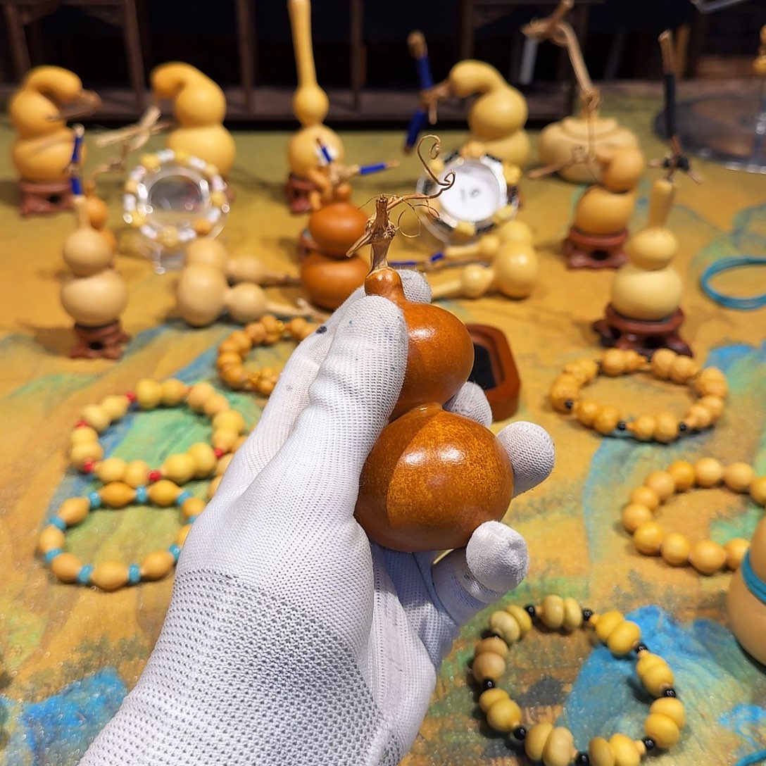 …***来葫芦手把八宝葫芦一把抓