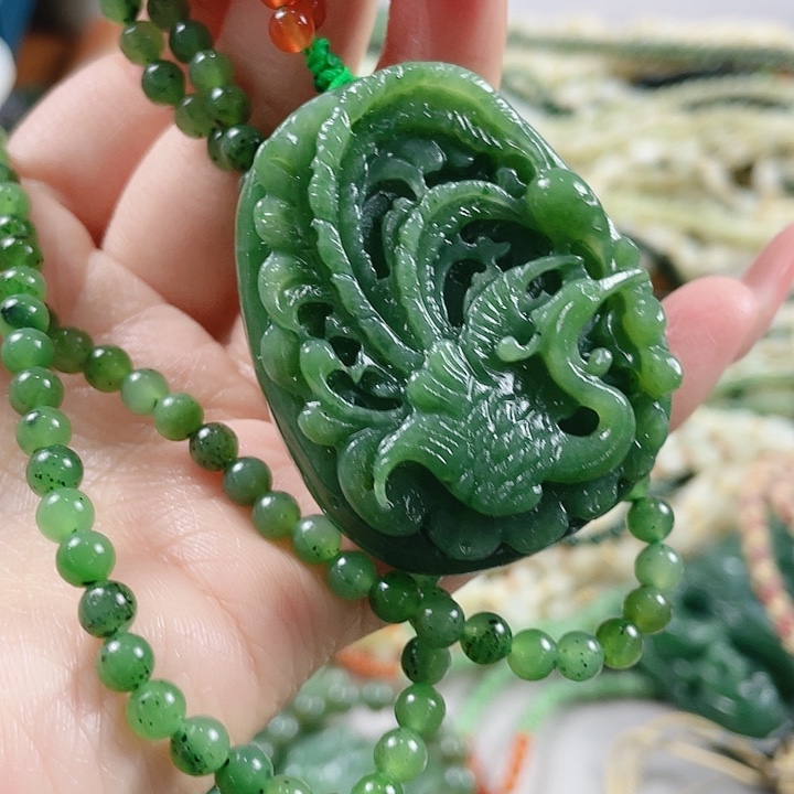 和田玉未镶嵌颈饰