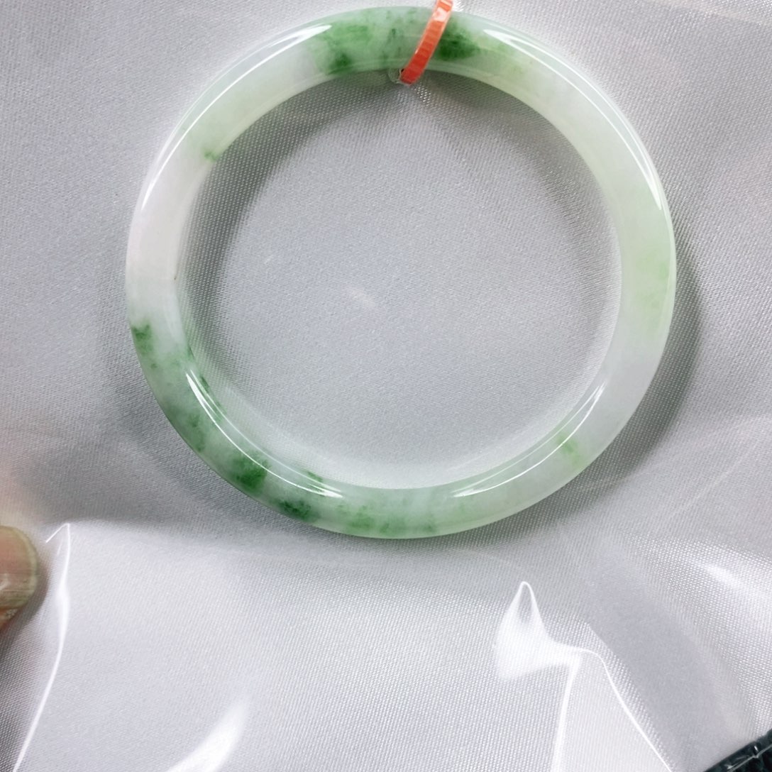 翡翠手镯未镶嵌为**呢圆条56.2