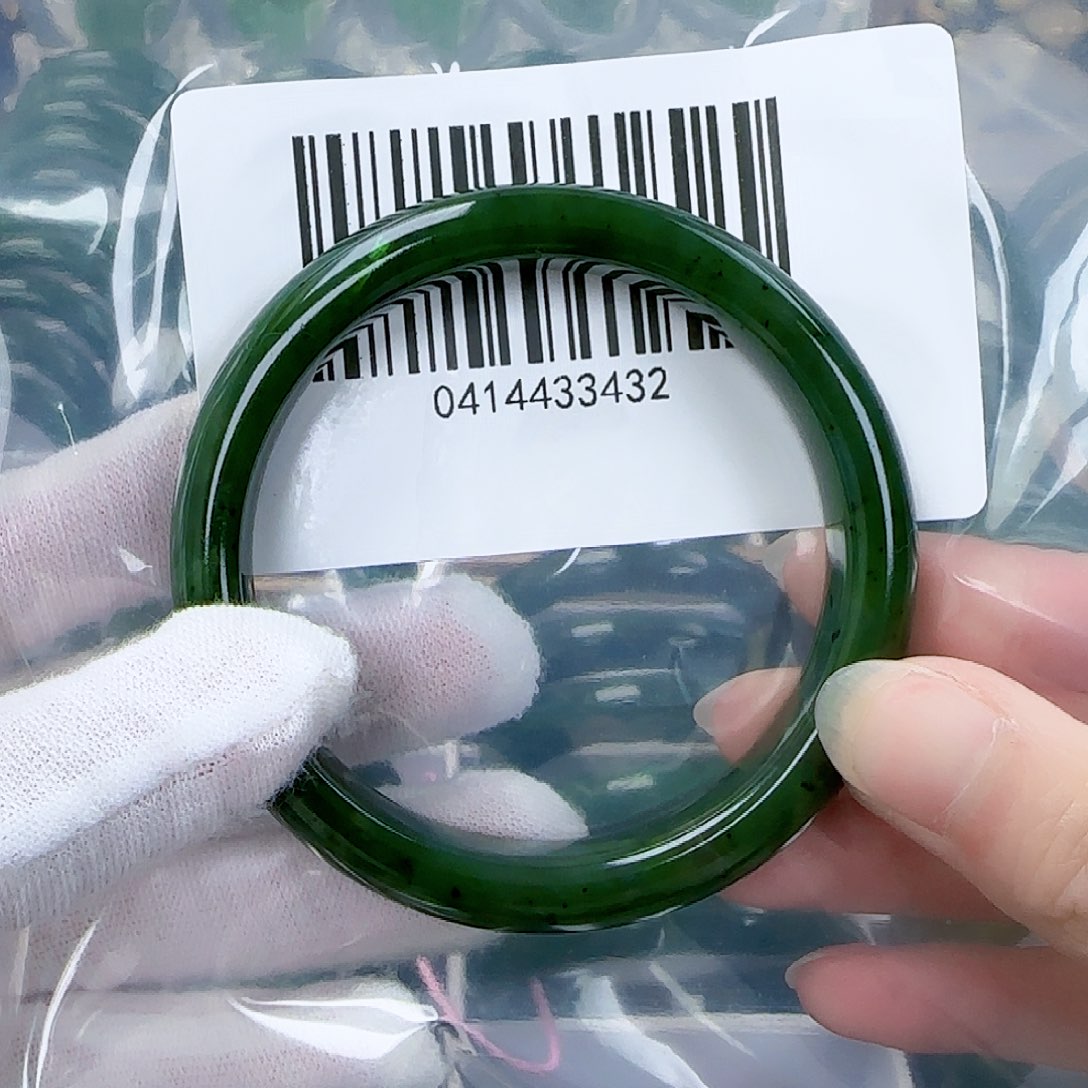 和田玉（碧玉）手镯未镶嵌58