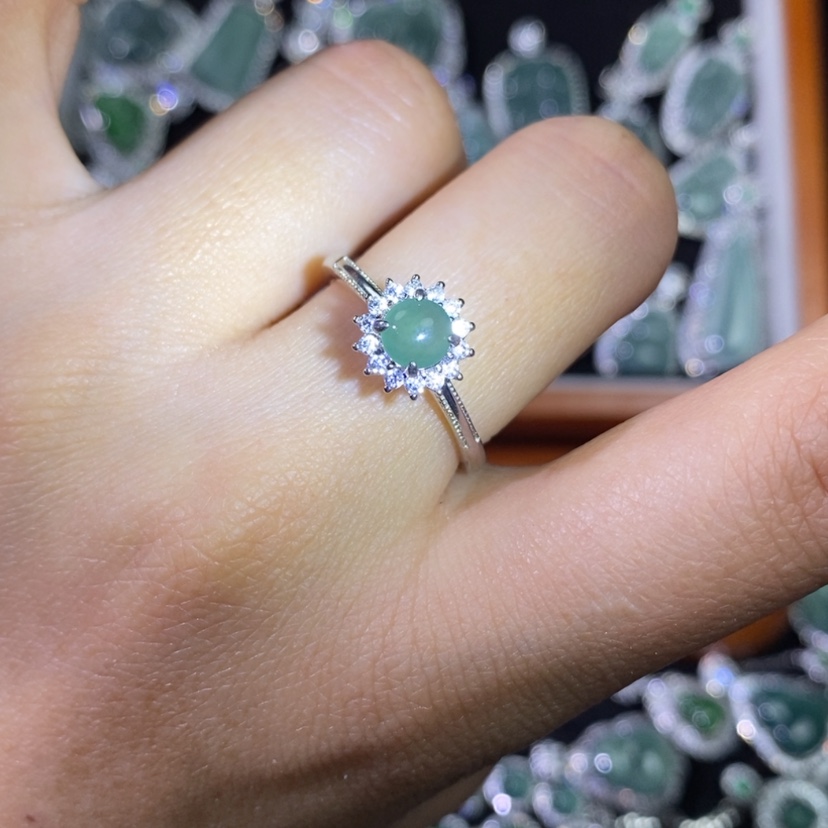 【闪购商品】翡翠颈饰未镶嵌天然