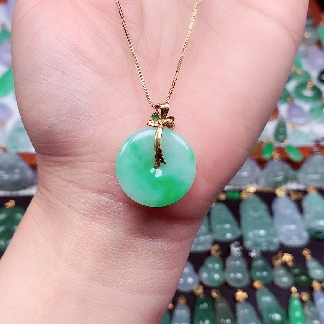 翡翠颈饰18K金镶嵌天然翡翠A货