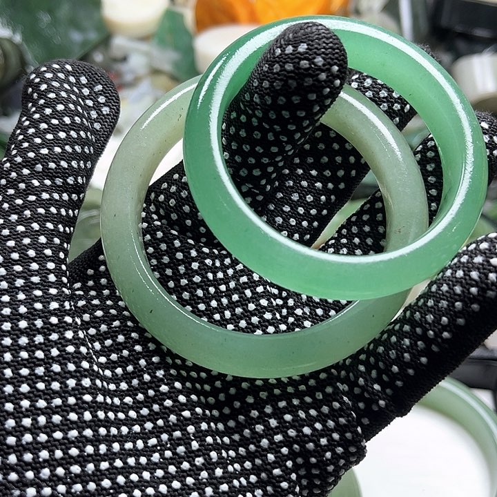 和田玉（糖玉）和田玉边角料9K金镶嵌朝****吧