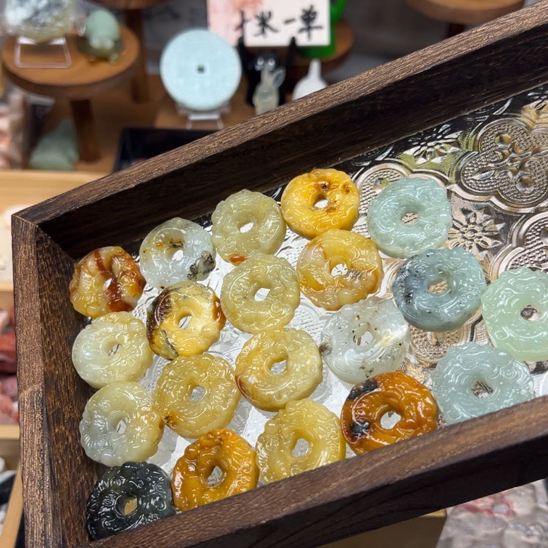 蛇纹石玉合金吊坠(不含链)