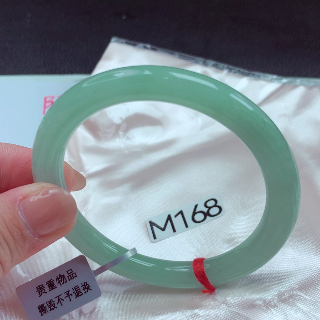 翡翠手镯未镶嵌手镯88