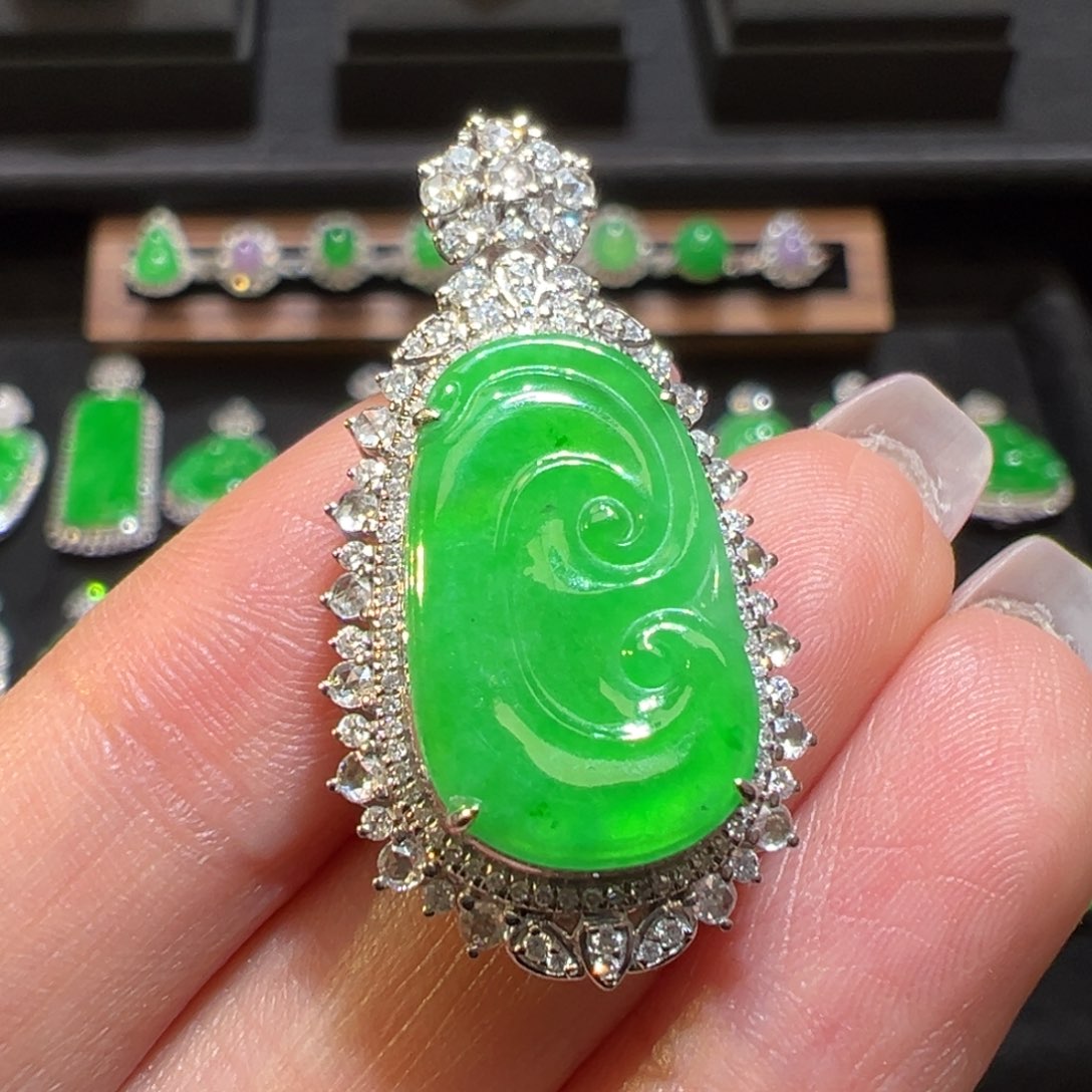 翡翠颈饰18K金镶嵌收到货48小时鉴赏期