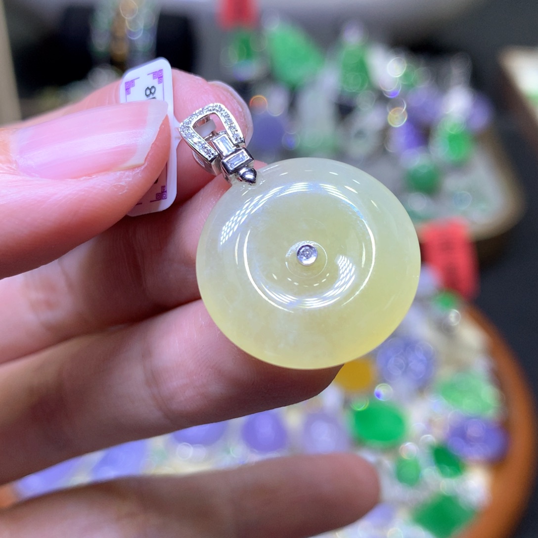 【闪购商品】翡翠颈饰18K金镶嵌翡翠吊坠项链