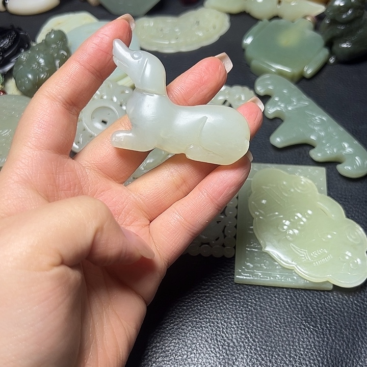 和田玉未镶嵌颈饰