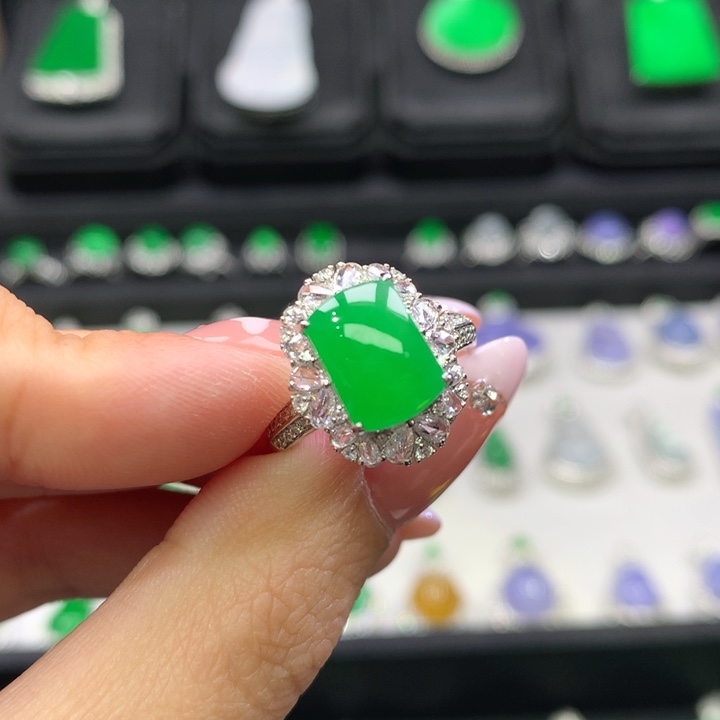 翡翠吊坠(不含链)18K金镶嵌J*n定金