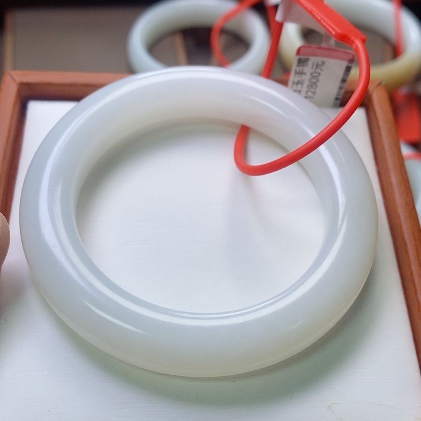 【闪购商品】未镶嵌手镯和田玉大****?