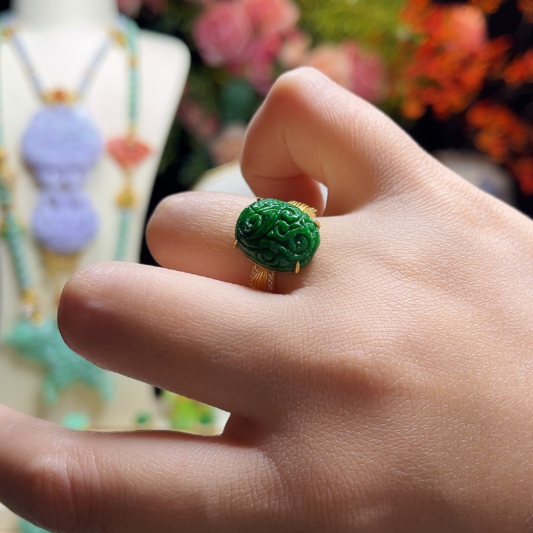 翡翠颈饰银S925镀金镶嵌辣绿