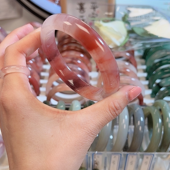 石英质玉手镯未镶嵌做****亮