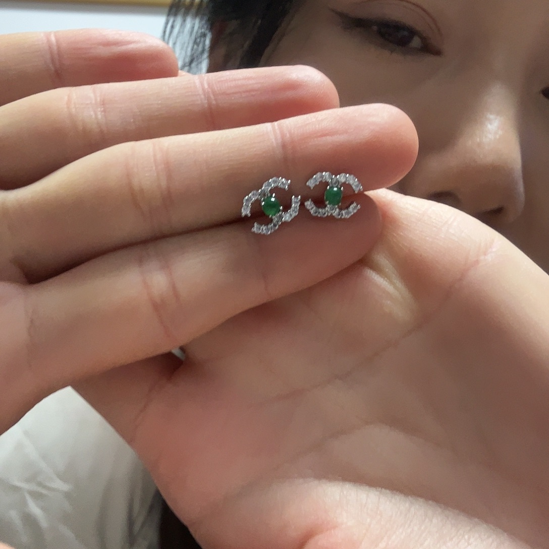 翡翠耳饰未镶嵌三***i