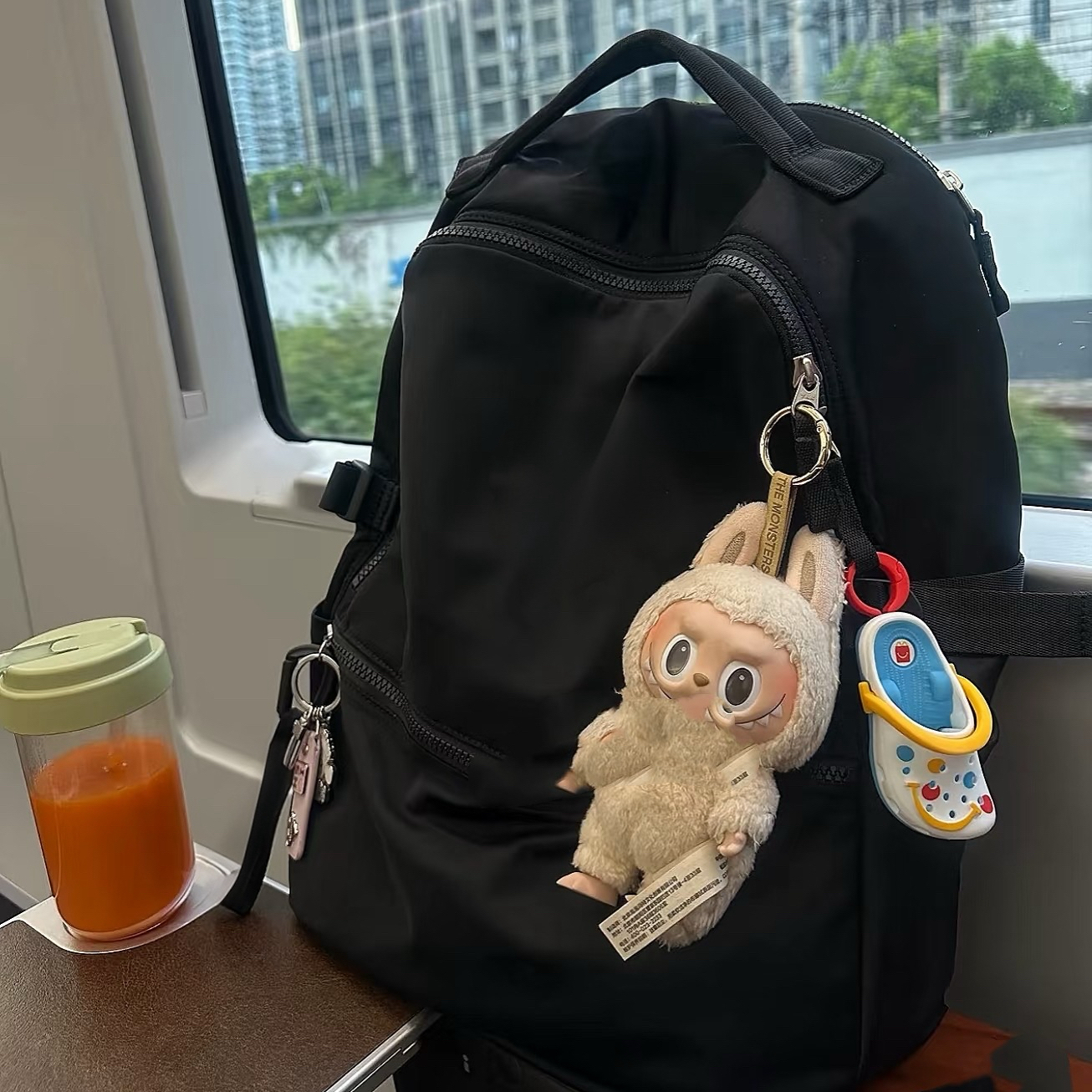 22L双肩背包 | 时尚休闲百搭运动大容量双肩背包