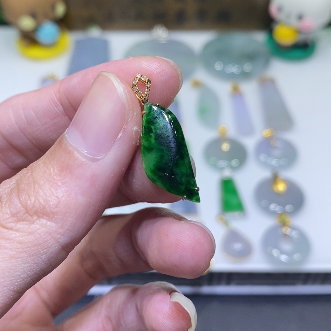 翡翠18K金镶嵌吊坠(不含链)