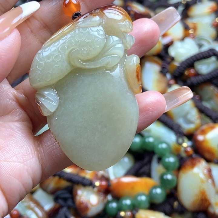 和田玉颈饰未镶嵌