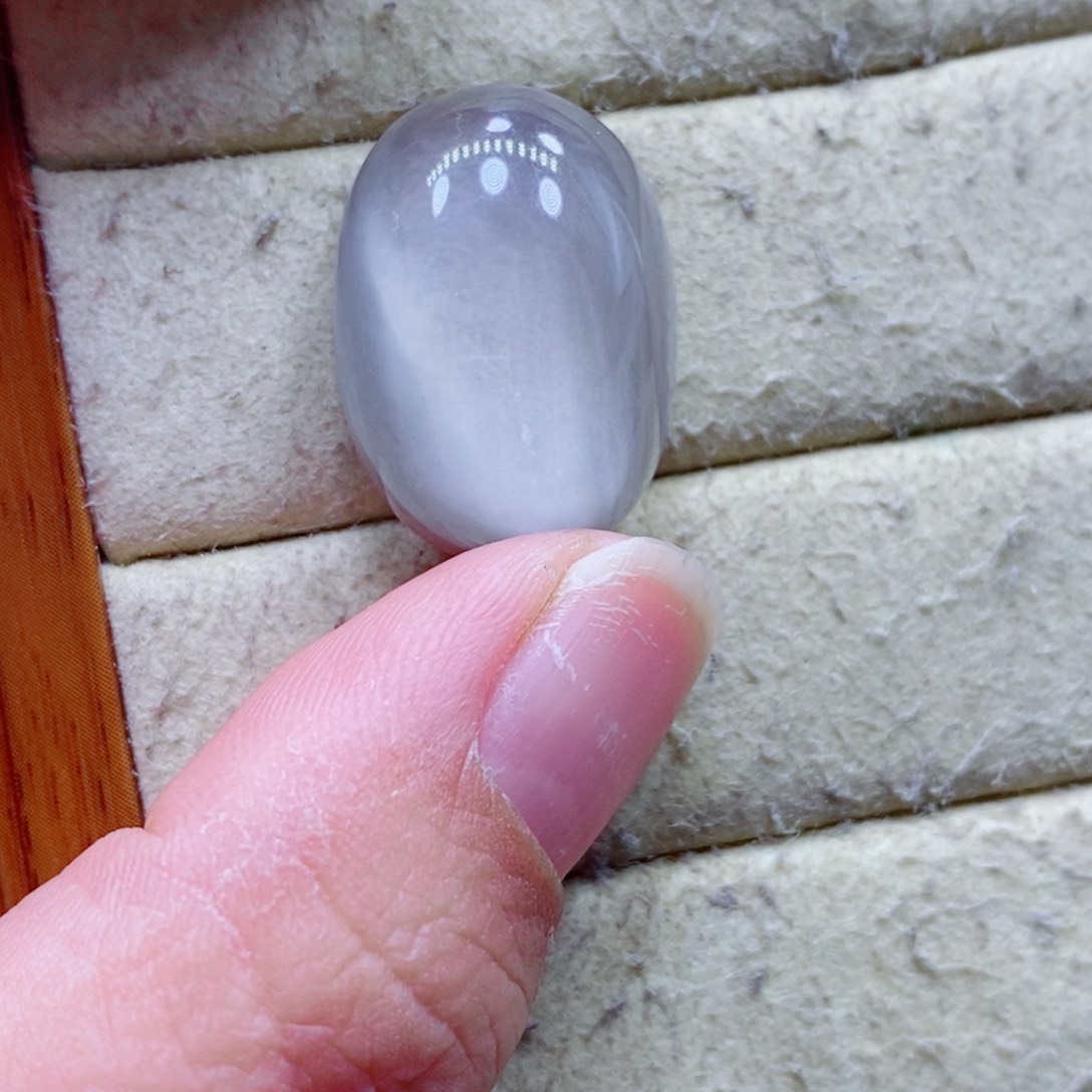 颈饰未镶嵌水晶会****?水晶