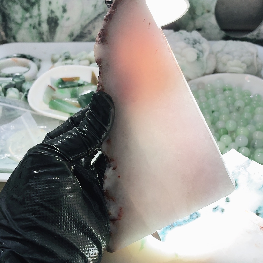 翡翠未镶嵌颈饰边角料