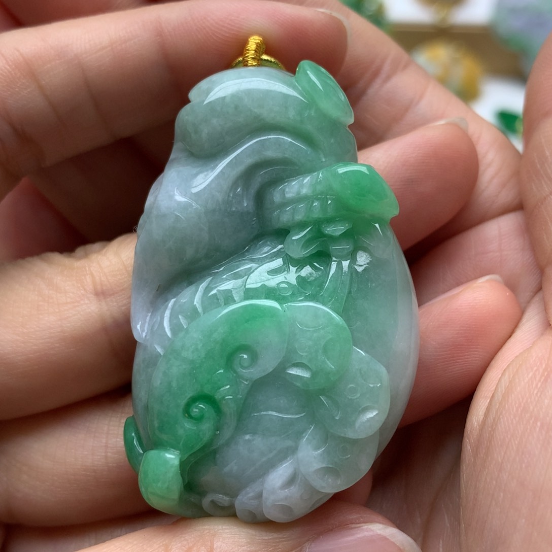 翡翠未镶嵌颈饰翡翠