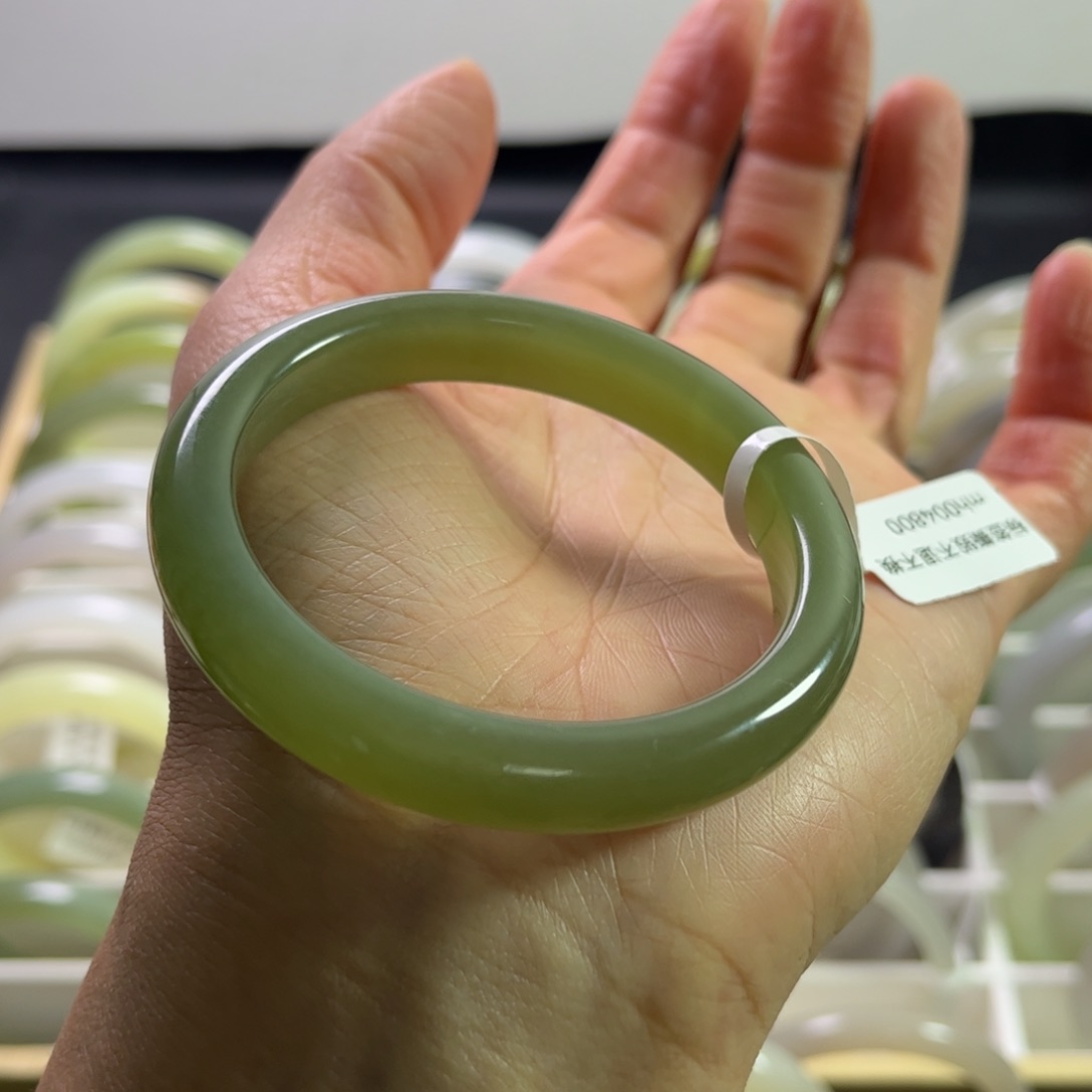 和田玉手镯51圈口未镶嵌