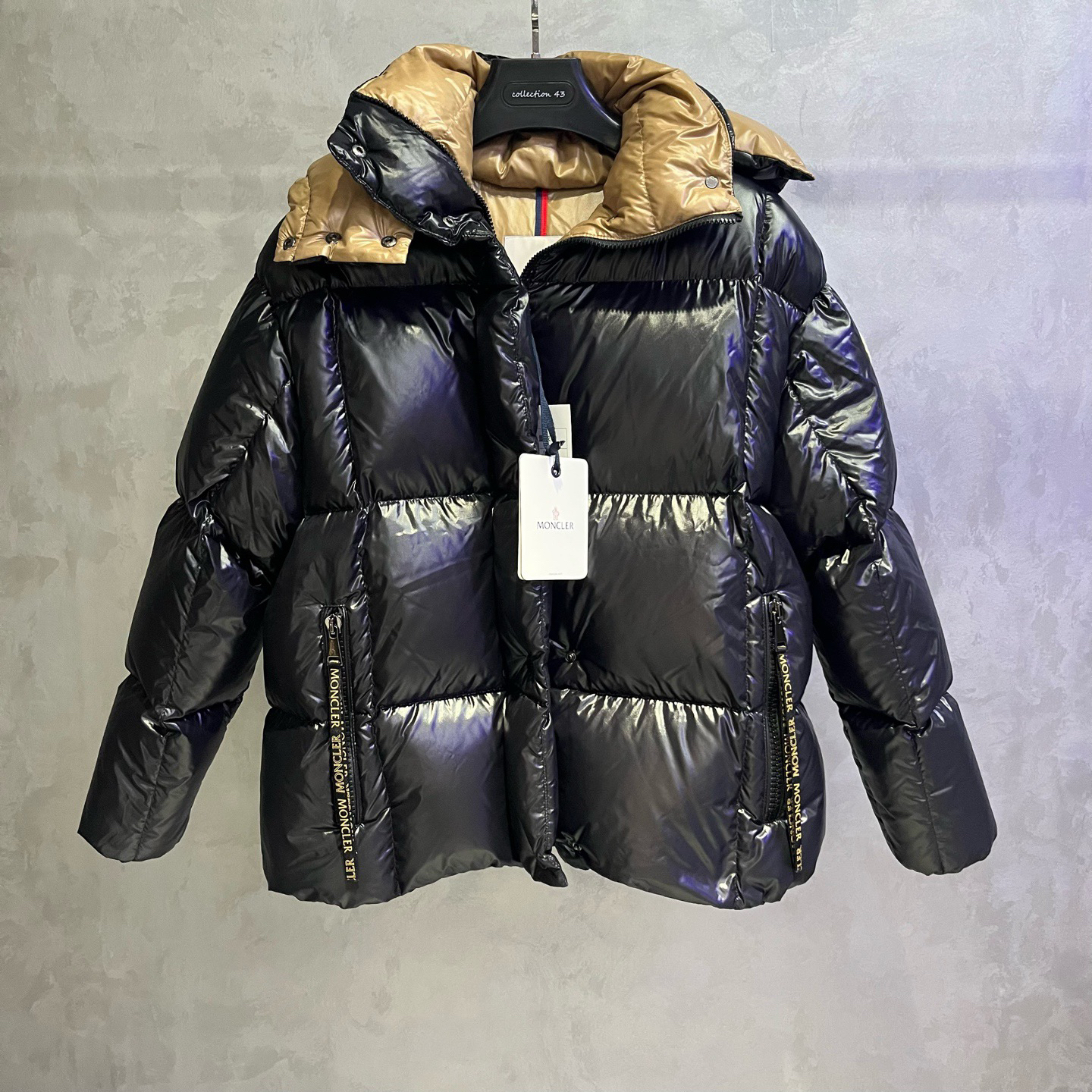 moncler纯色漆面舒适御寒保暖极简短款鹅绒羽绒服/1