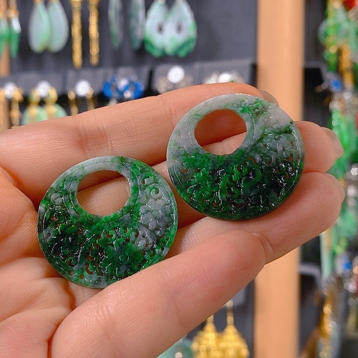 莫***忘翡翠未镶嵌耳饰翡翠